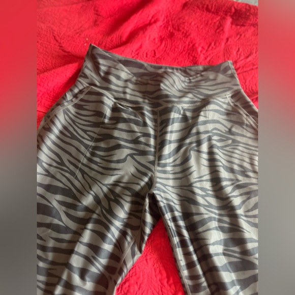 Old navy set.  Top XL. pants XXL - Picture 10 of 11